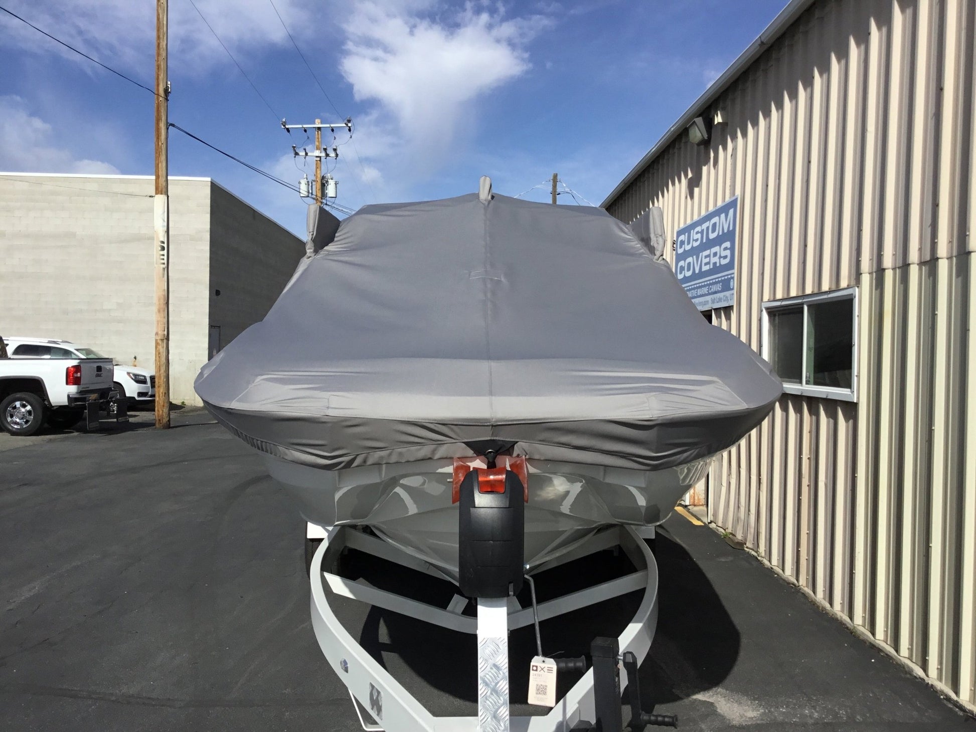 Centurion Fe25 with a DropZone Tower, FCTv3 bimini and Skylon SpringLock board racks - BoardCo