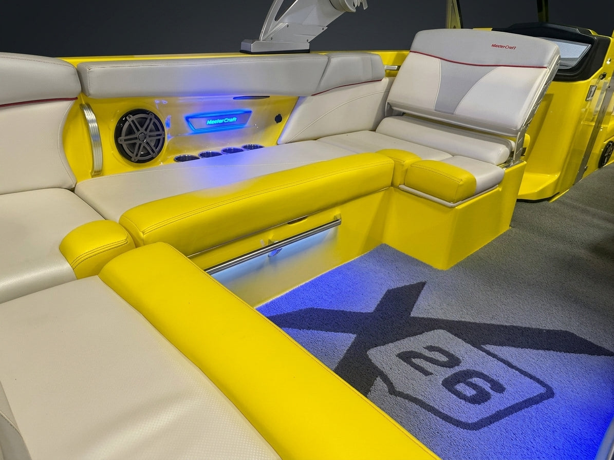 2016 MasterCraft X26 - Blue / Red