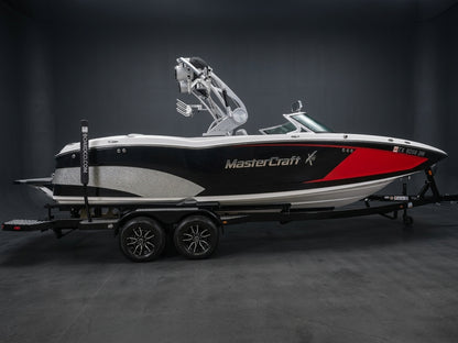 2016 MasterCraft X23 - Red / Black