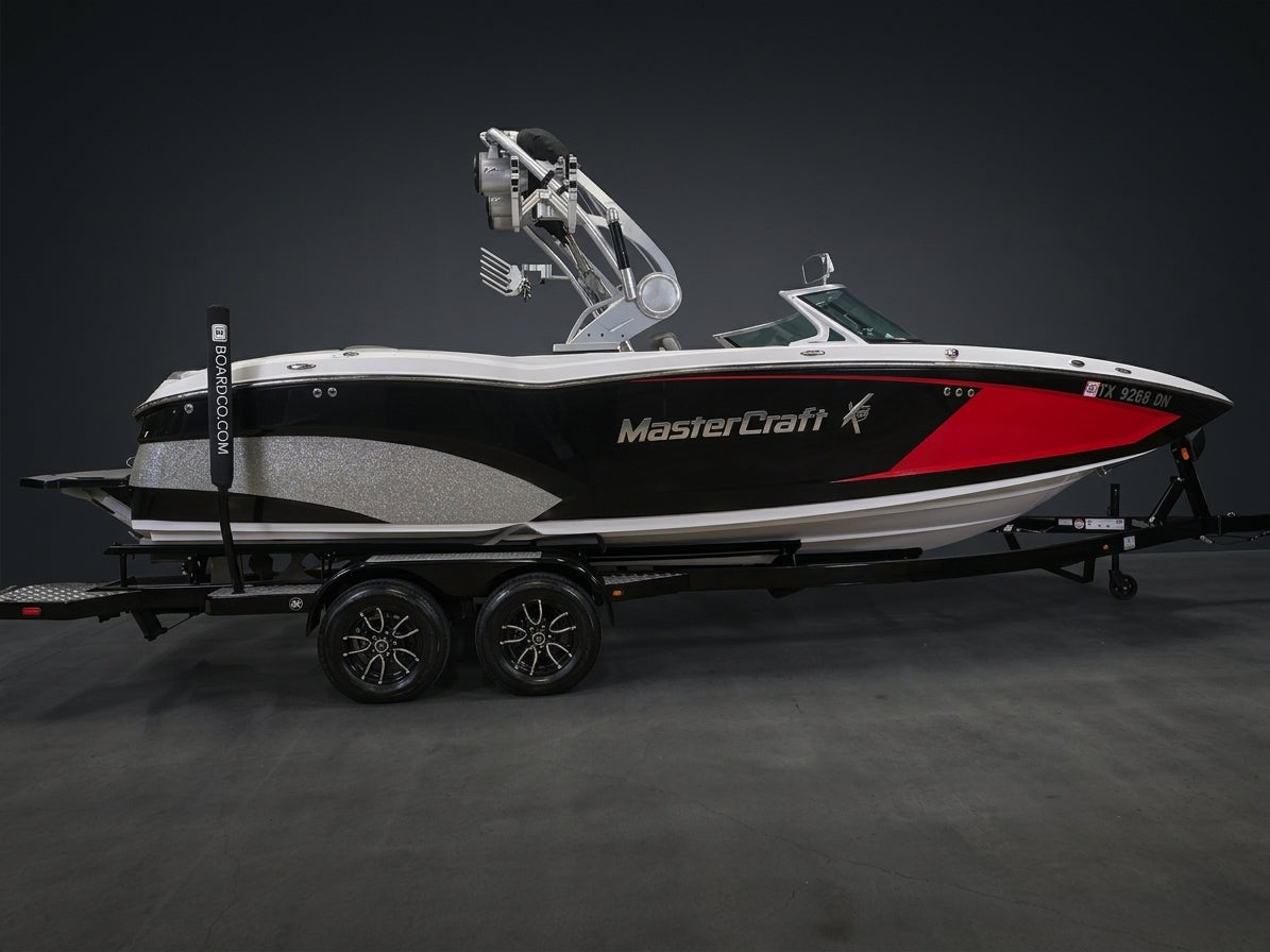 2016 MasterCraft X23 - Red / Black