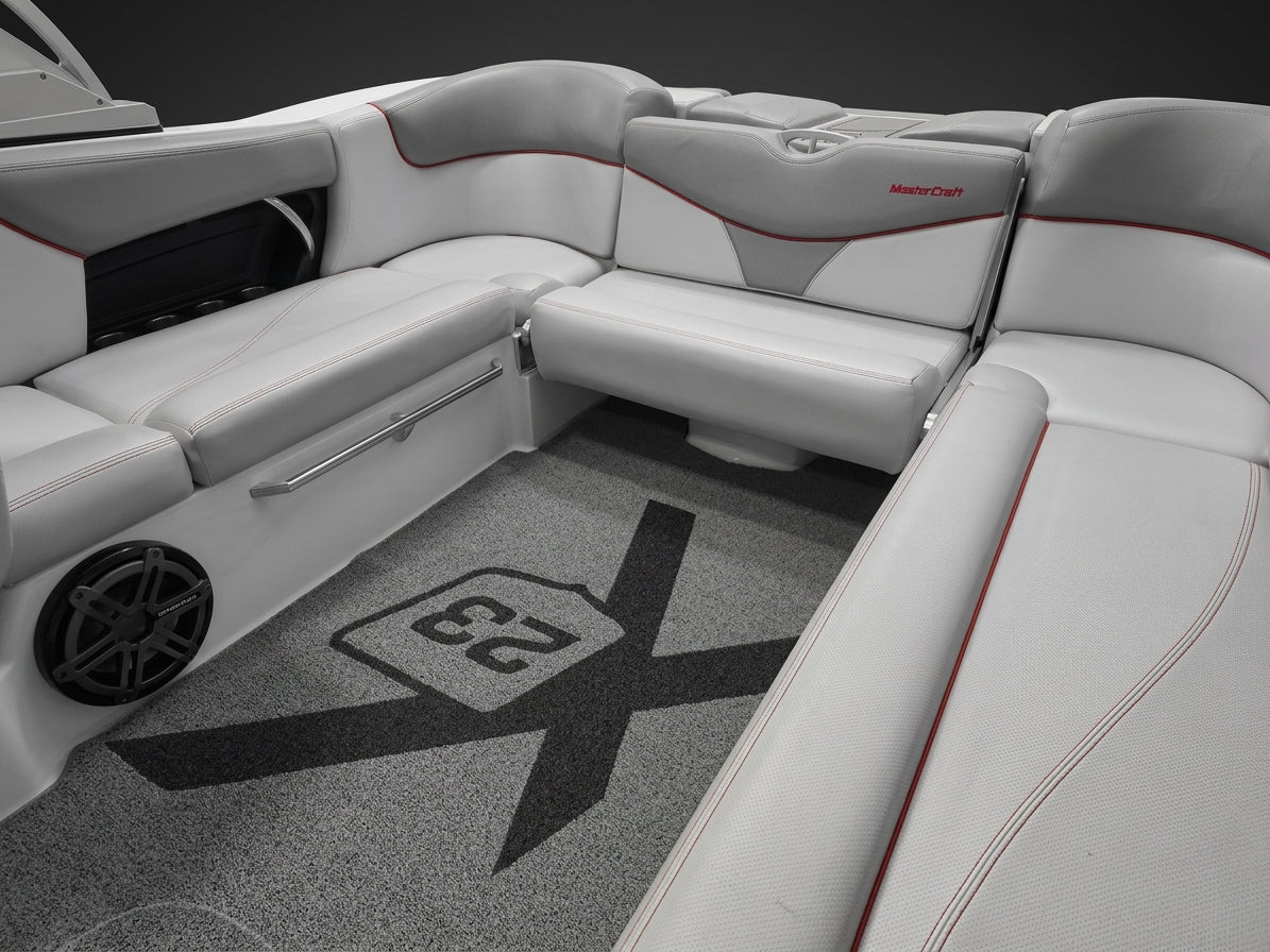 2016 MasterCraft X23 - Red / Black