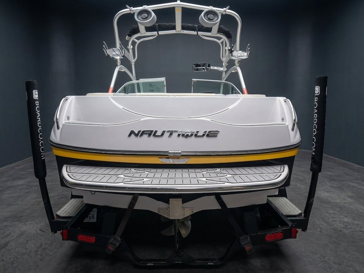 2008 Nautique SAN 210 TE - White / Black