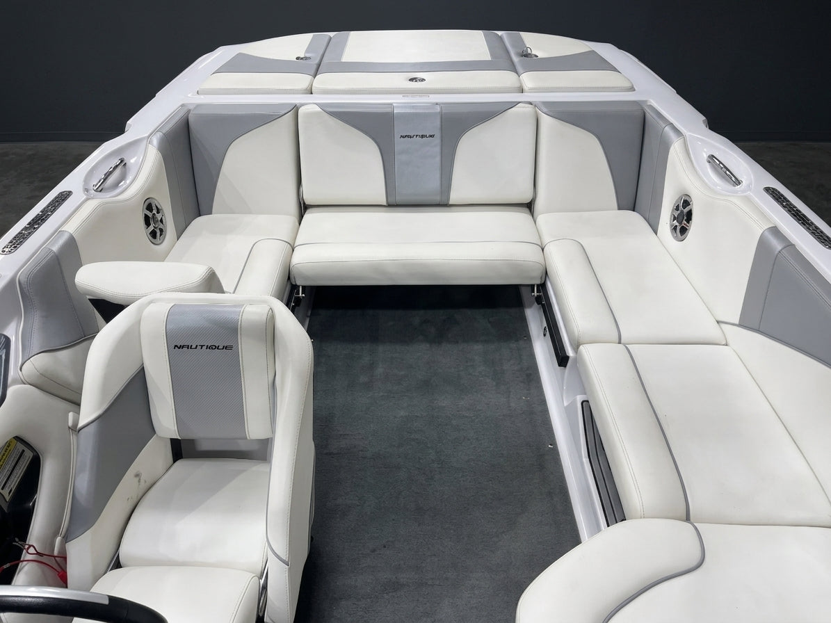 2008 Nautique SAN 210 TE - White / Black