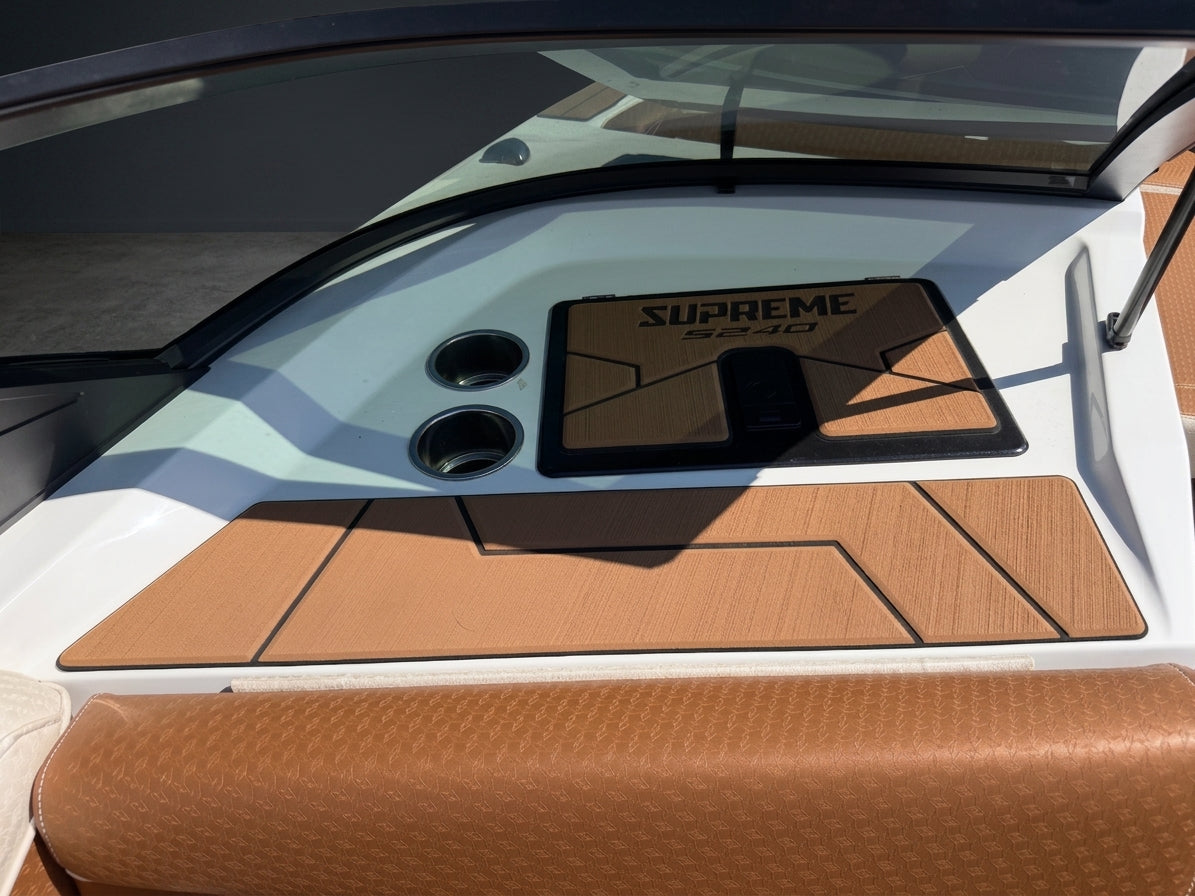 2023 Supreme S240 Black / White w/ Brown interior