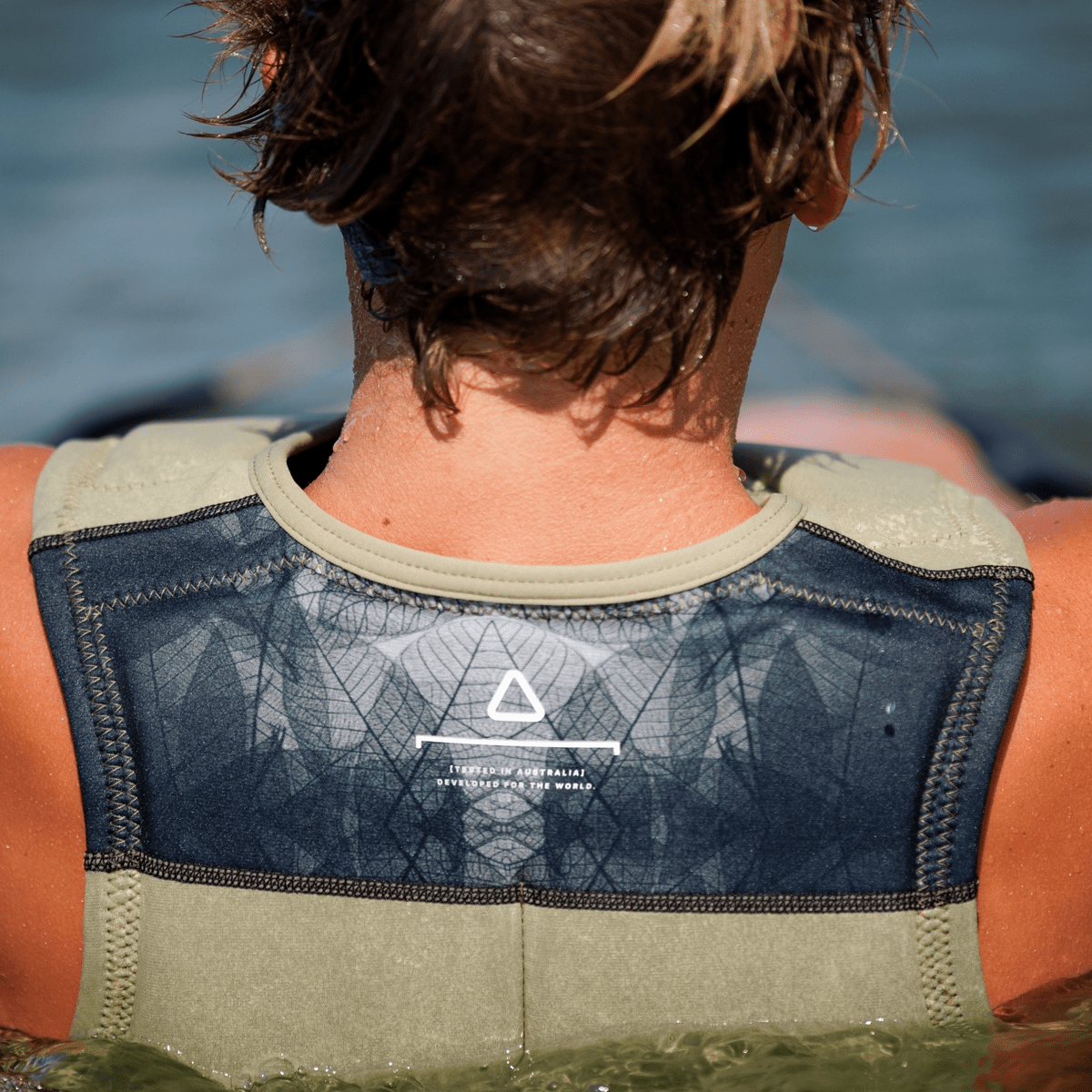 Follow Affiliate Comp Wake Vest in Bone - BoardCo