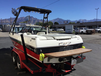 Malibu 21 VLX with Skylon Swoop tower - BoardCo