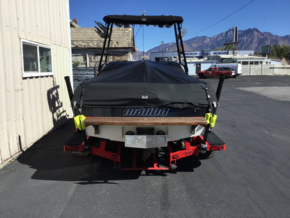 Malibu 21 VLX with Skylon Swoop tower - BoardCo