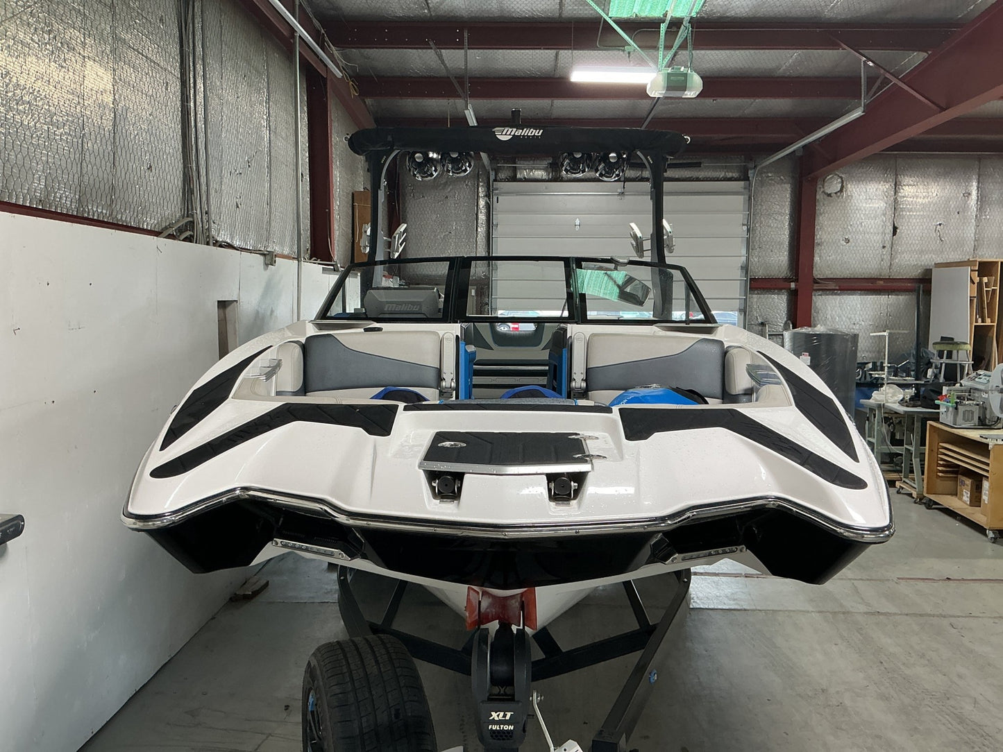 Malibu 24 MXZ Cinch Cover - BoardCo