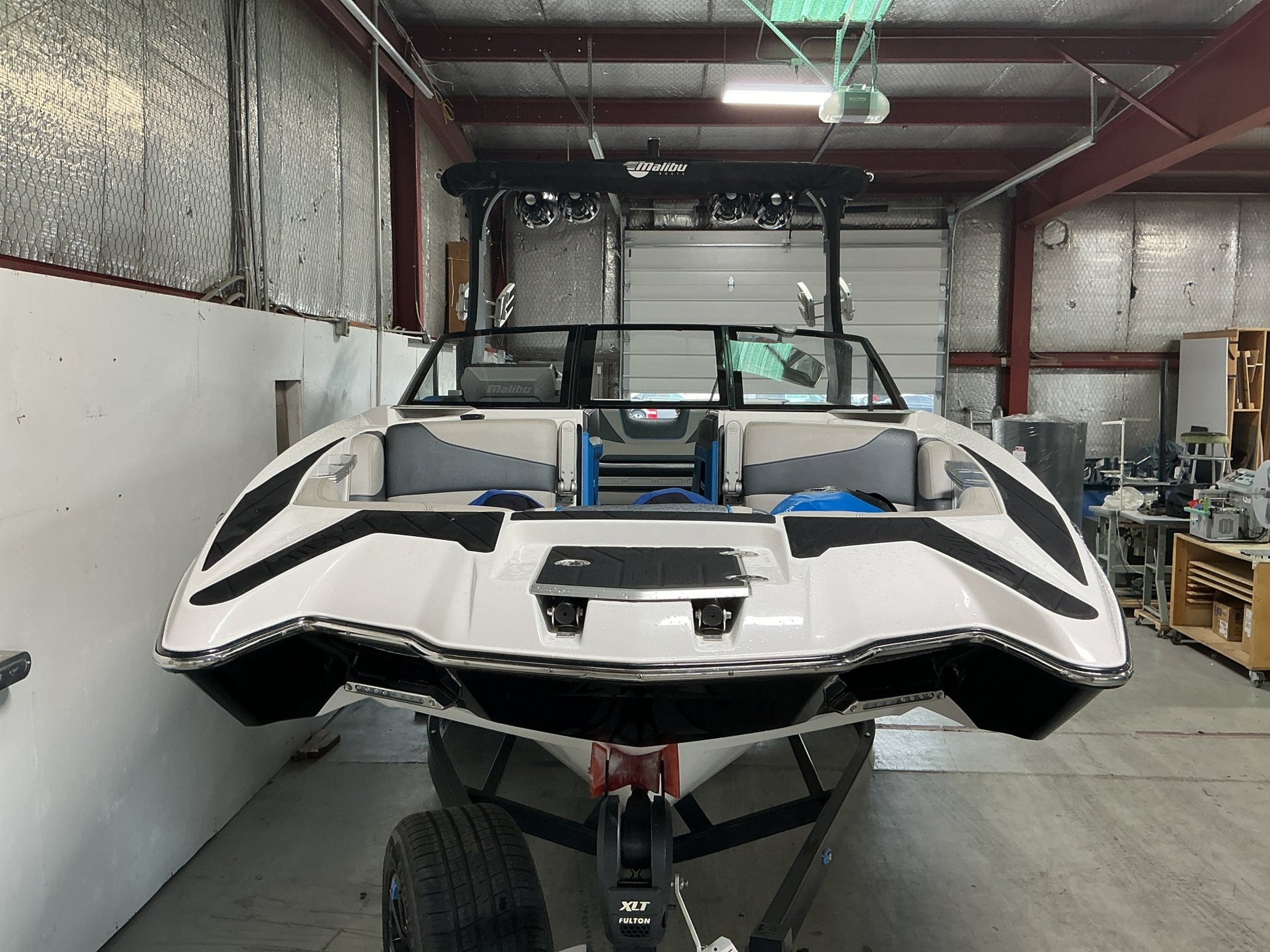 Malibu 24 MXZ Cinch Cover - BoardCo