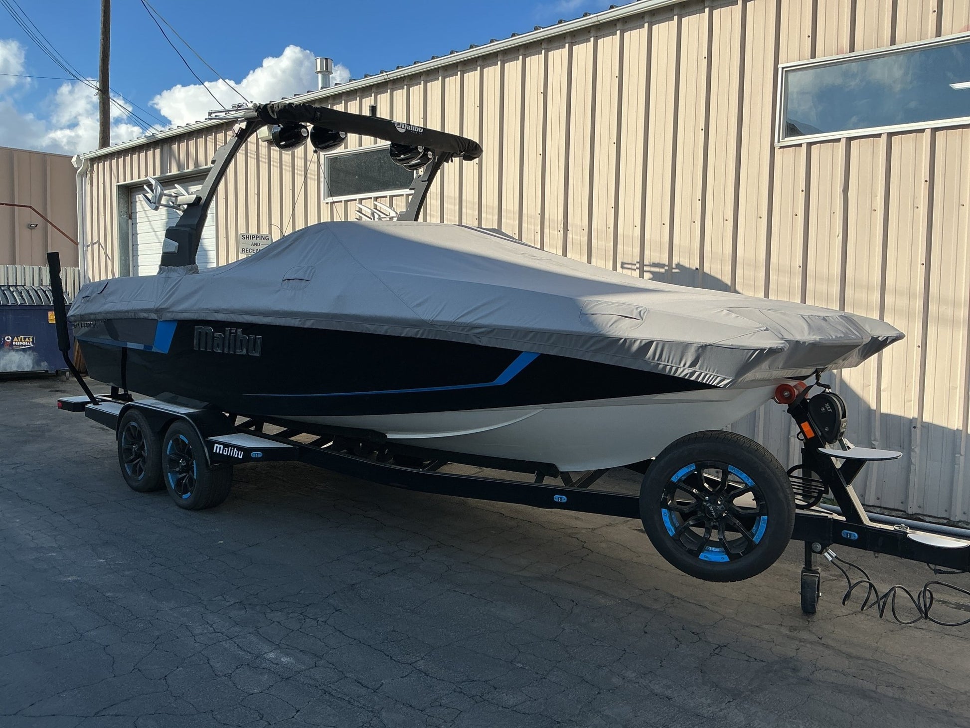 Malibu 24 MXZ Cinch Cover - BoardCo