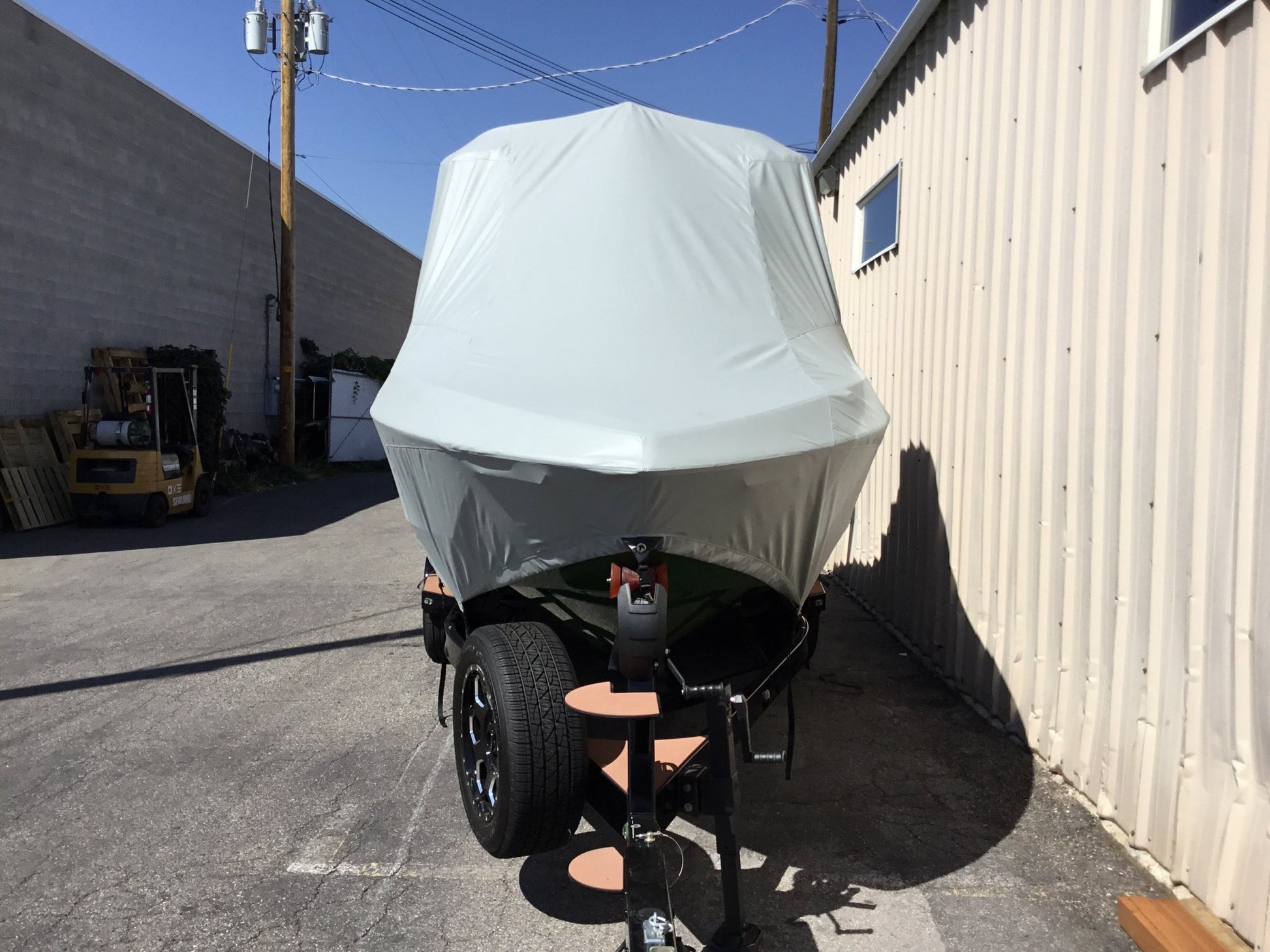 Malibu 25 LSV with GX Tower and Factory Bimini Double Up Storage Cover - BoardCo