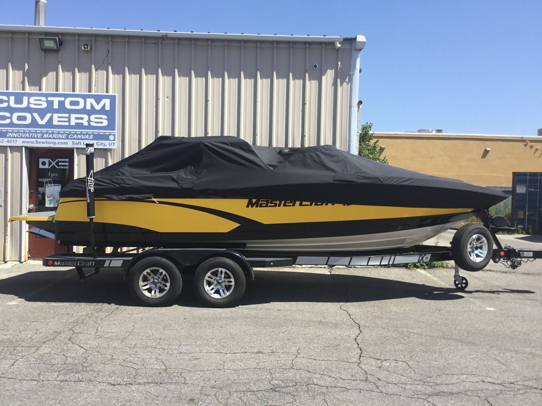 MasterCraft X10 with ZFT4 Tower TD Ratchet Cover - BoardCo