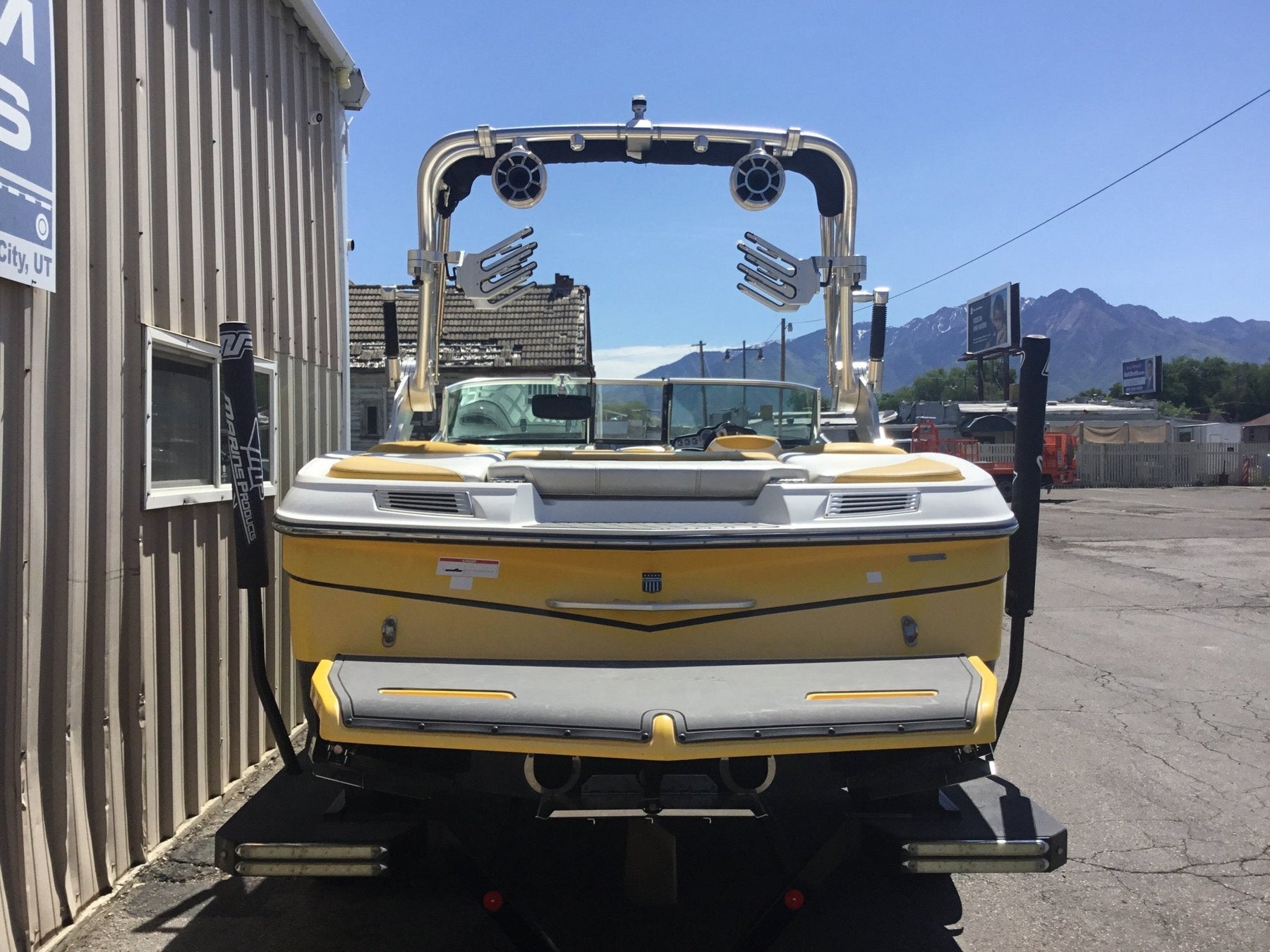MasterCraft X10 with ZFT4 Tower TD Ratchet Cover - BoardCo