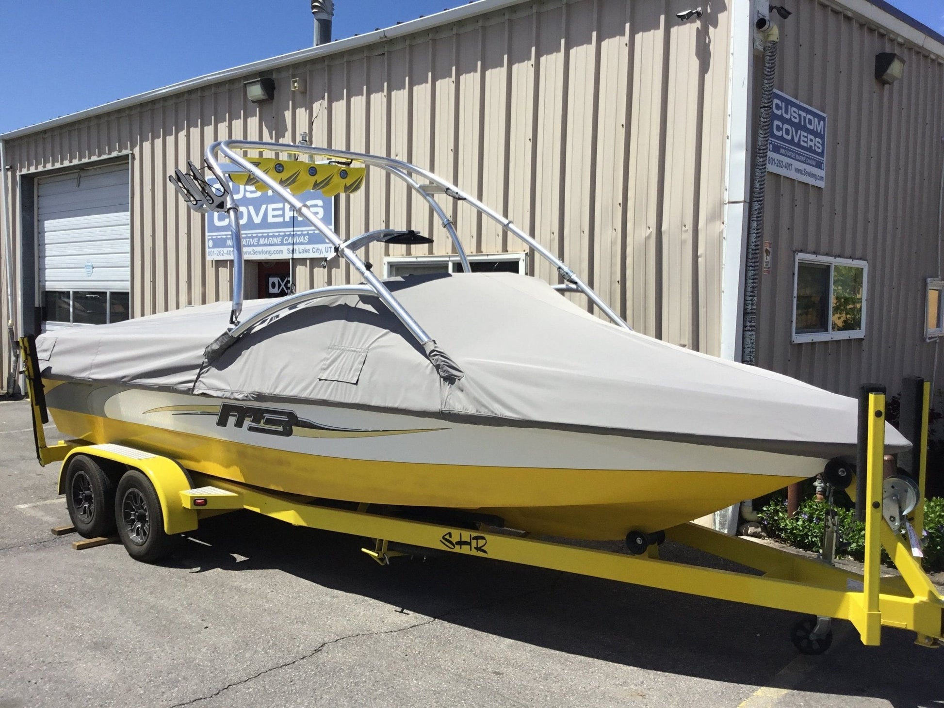 MB 230 V with Pro Flight Tower Cinch Cover - BoardCo
