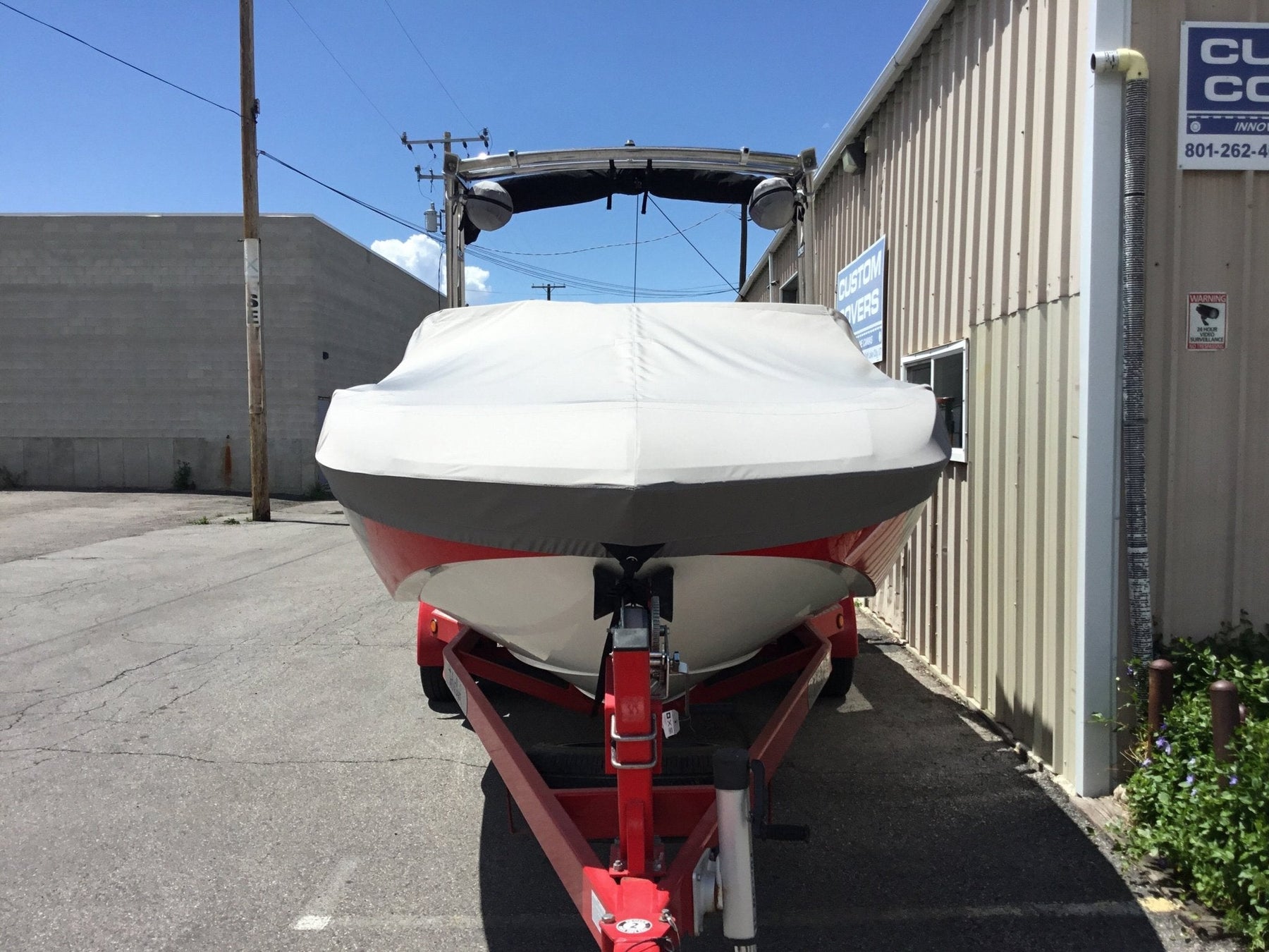 MB B52 23 with FWD Tubular arch tower Cinch Cover - BoardCo