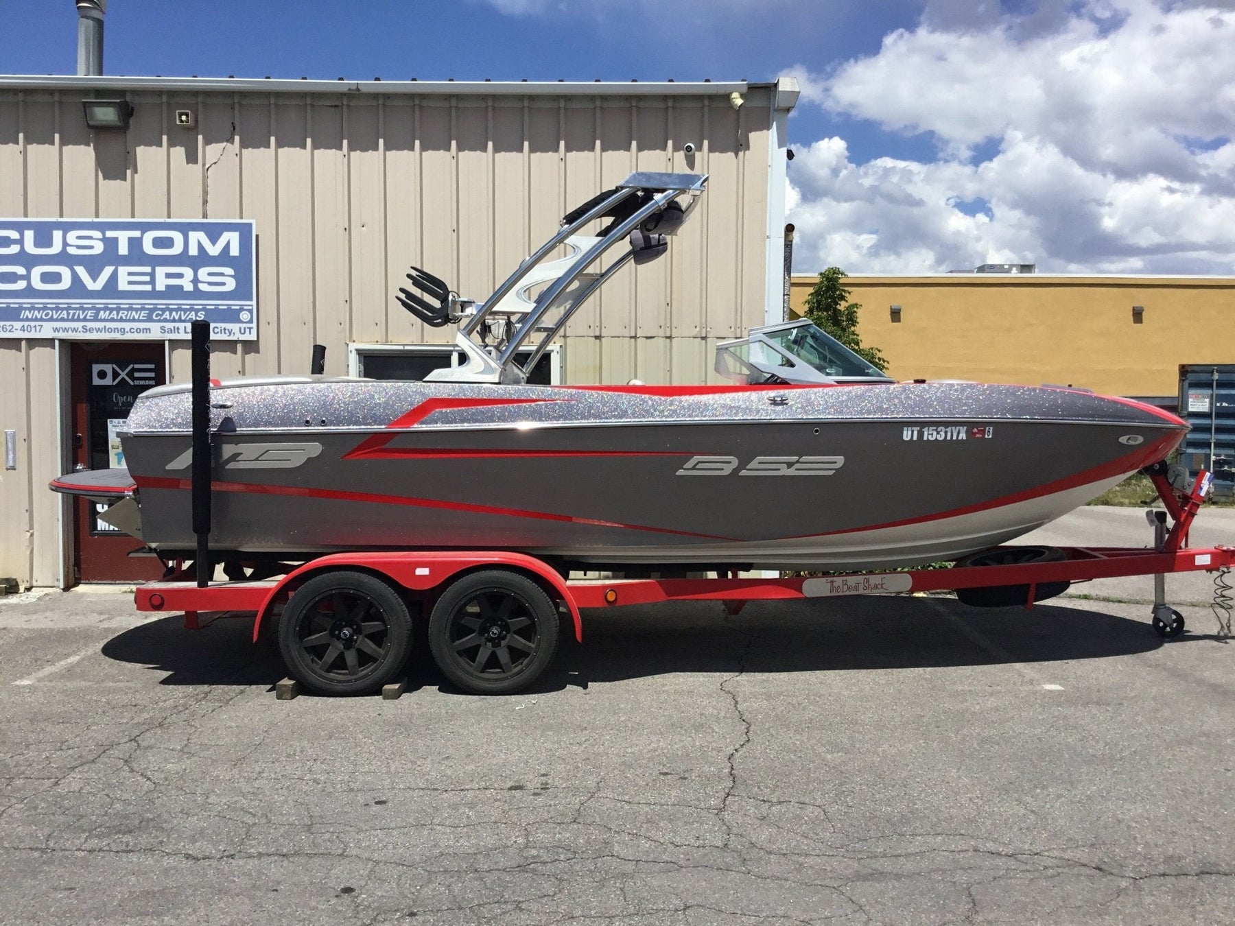 MB B52 23 with FWD Tubular arch tower Cinch Cover - BoardCo