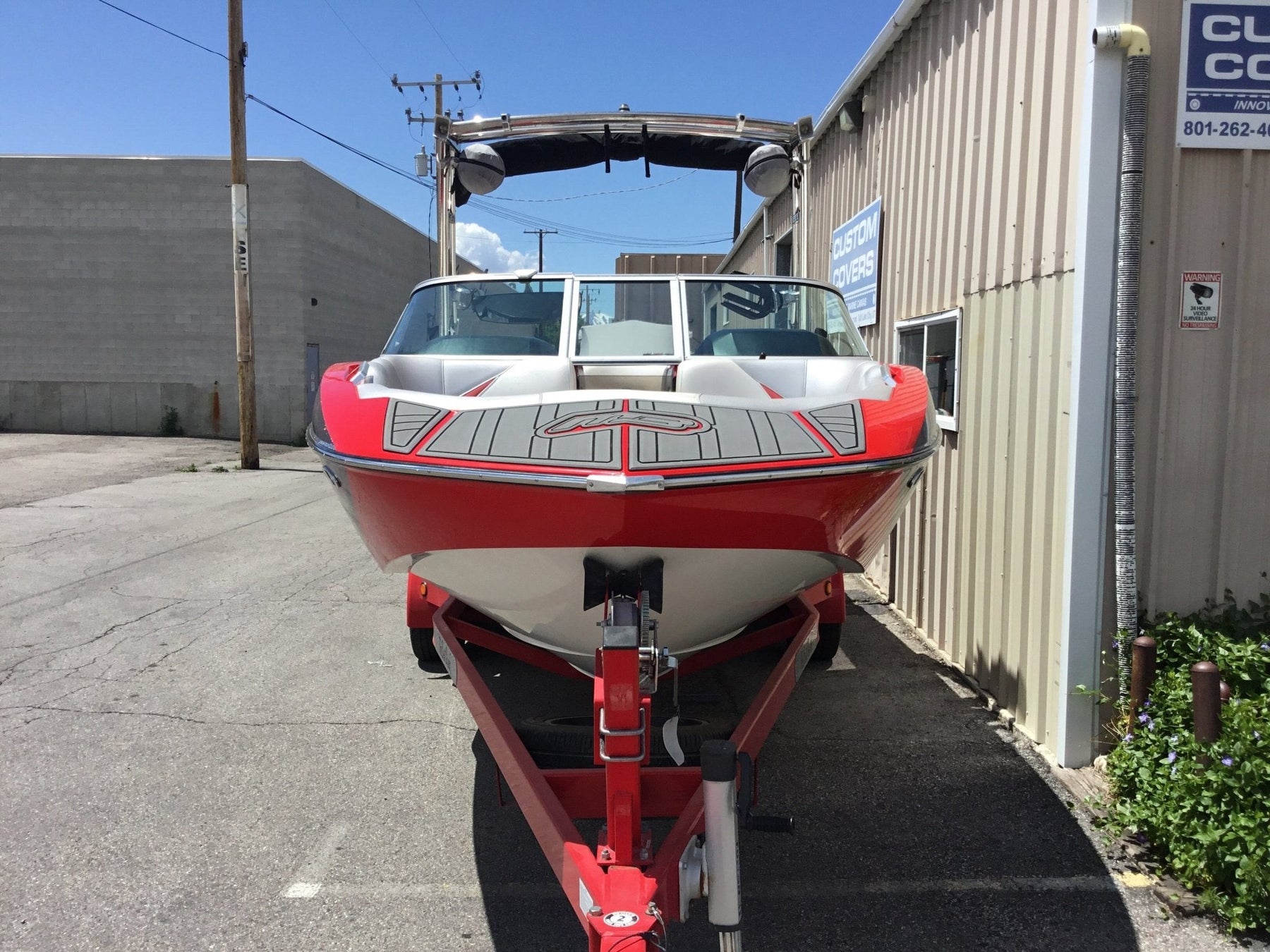 MB B52 23 with FWD Tubular arch tower Cinch Cover - BoardCo