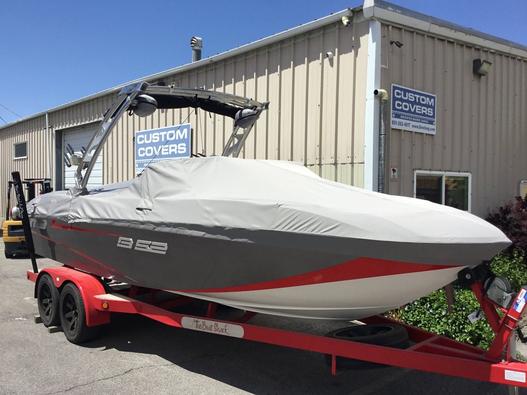 MB B52 23 with FWD Tubular arch tower Cinch Cover - BoardCo