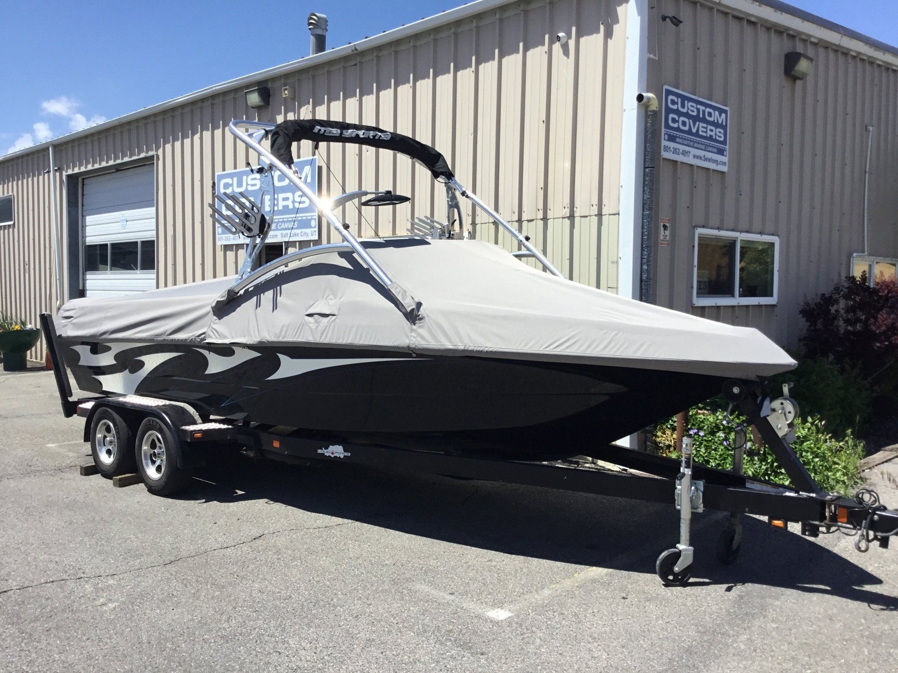 MB Sport 23 with AP 1.0 Tower Cinch Cover - BoardCo