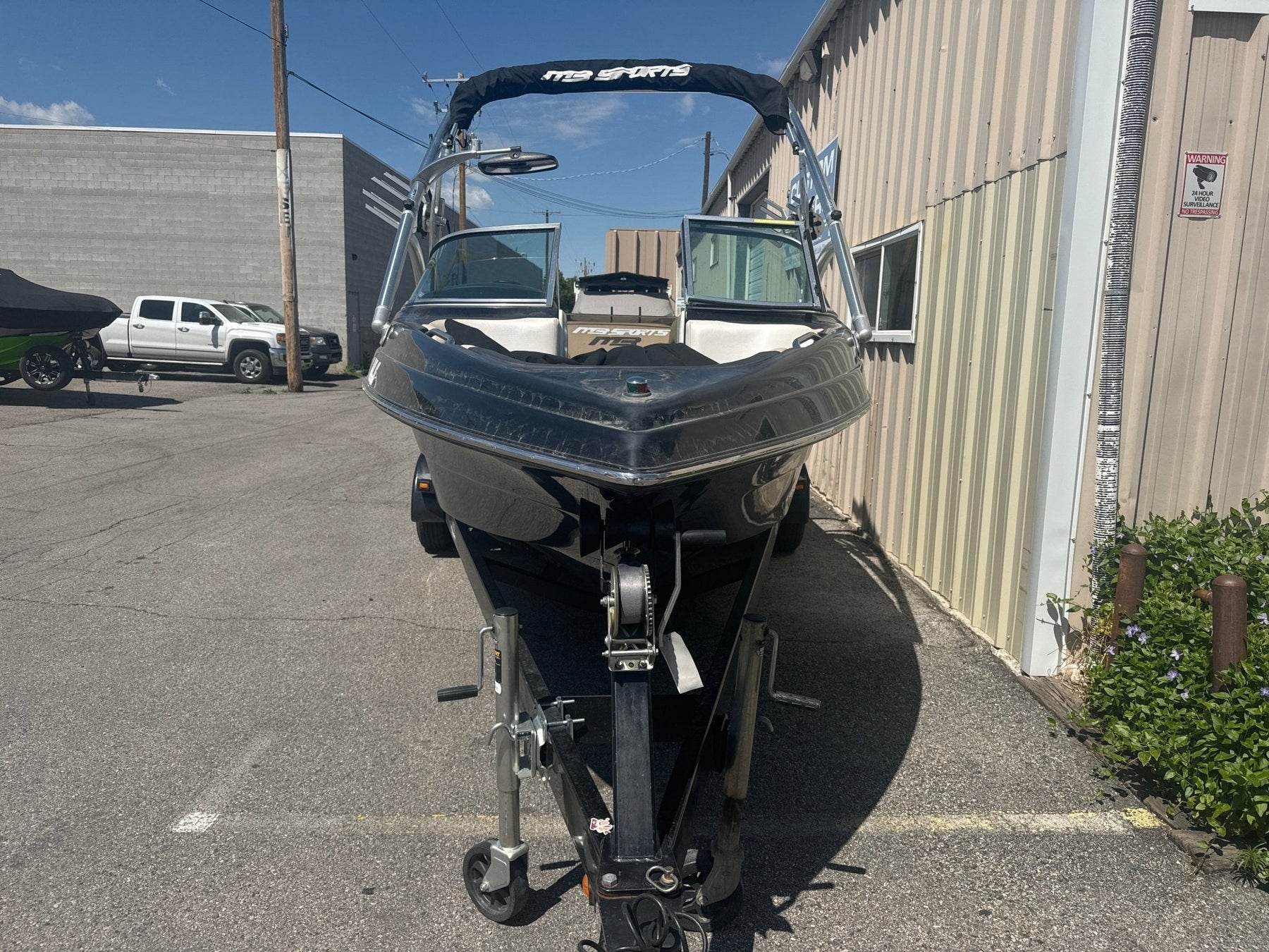 MB Sport 23 with AP 1.0 Tower Cinch Cover - BoardCo