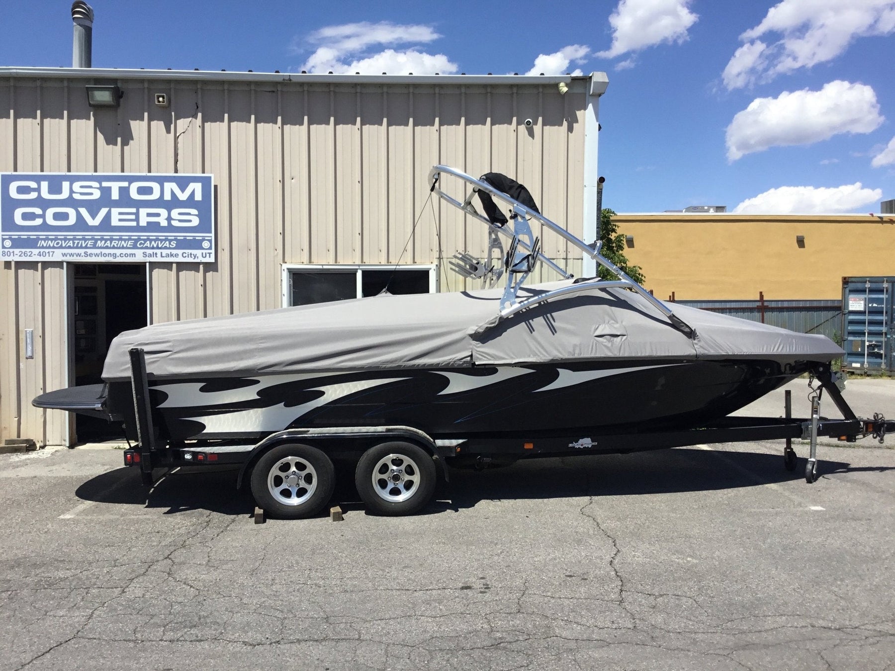 MB Sport 23 with AP 1.0 Tower Cinch Cover - BoardCo