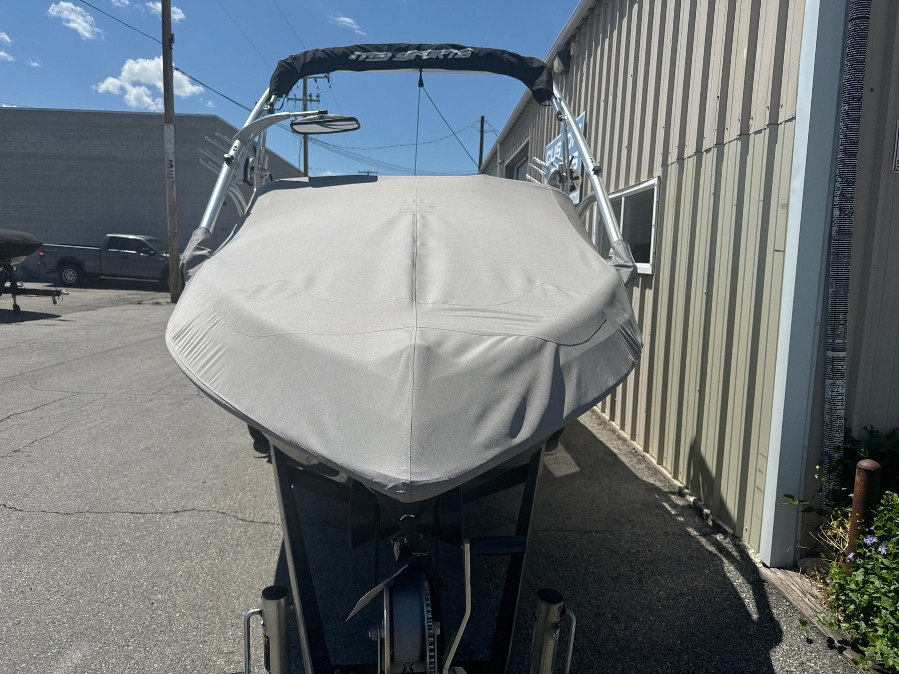 MB Sport 23 with AP 1.0 Tower Cinch Cover - BoardCo