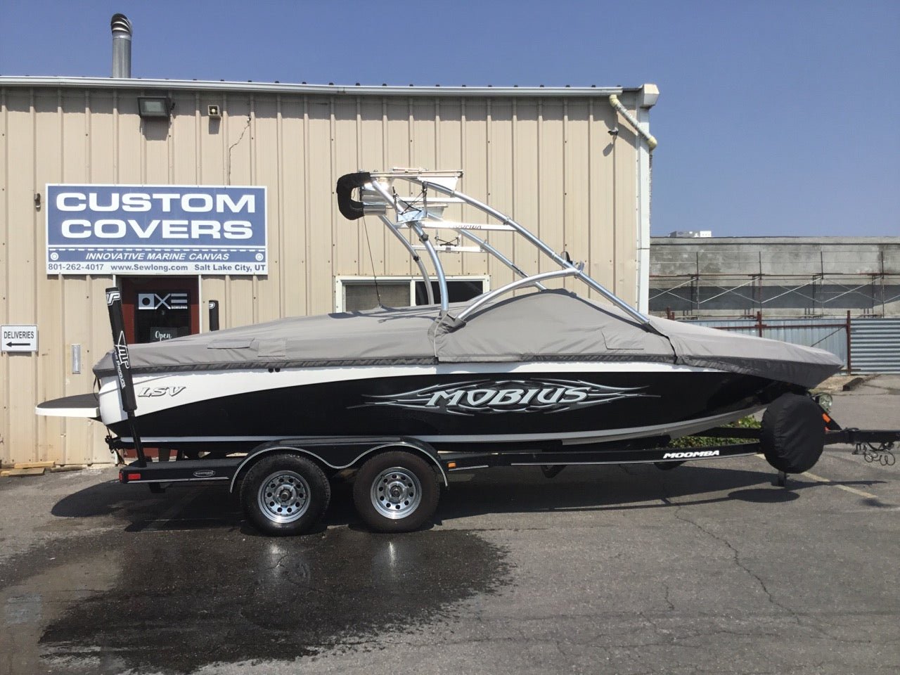 Moomba LSV Mobius with Rat - A - Cage Gen3 Tower Cinch Cover - BoardCo
