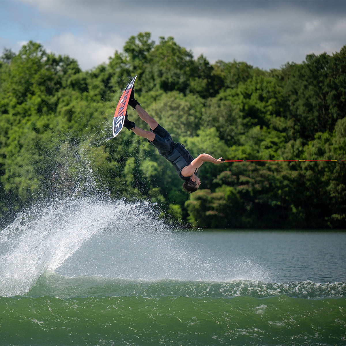 Hyperlite Motive Wakeboard 2026