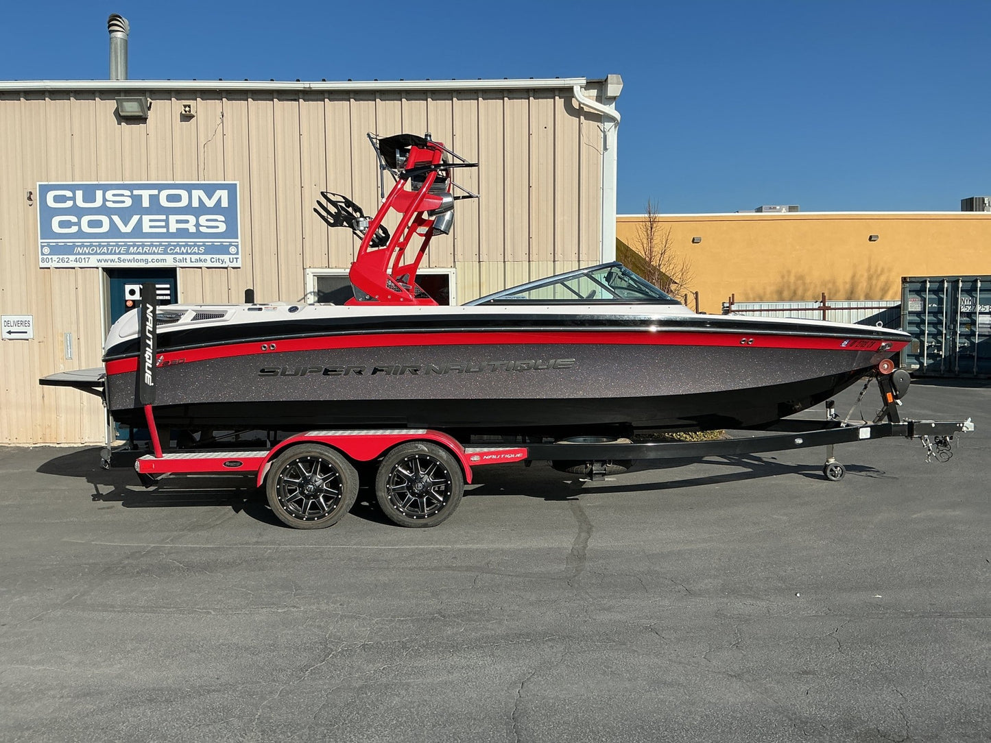 Nautique 230 FCT - 5 Tower Factory bimini - BoardCo