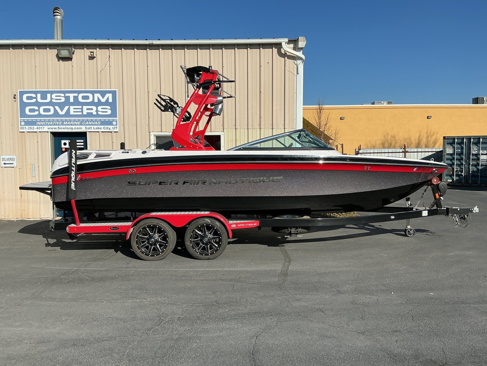 Nautique 230 FCT - 5 Tower Factory bimini - BoardCo