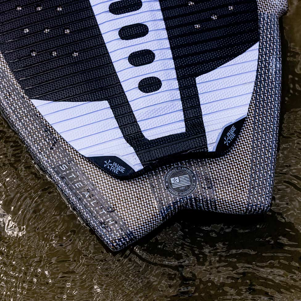 Phase 5 Sensei Stealth Wakesurf Board 2027 – deck traction in close-up