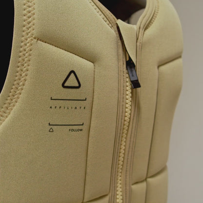 Follow Affiliate Comp Wake Vest in Bone