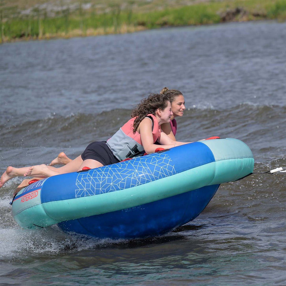 Radar Asteroid 3 Person Tube in Blue / Red, riders crossing the wake