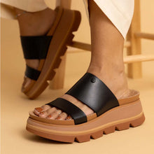 Reef Vista Luxe Siaa Women's Sandal in Black/Tan