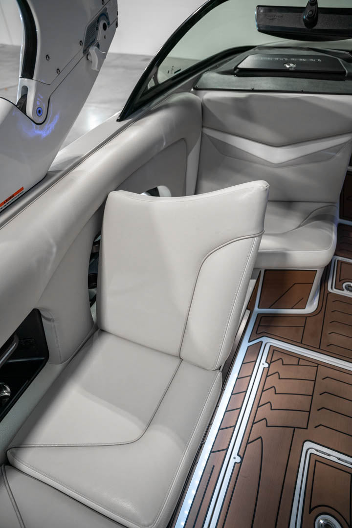2017 Centurion Ri237 Silver Flake / White / Blake