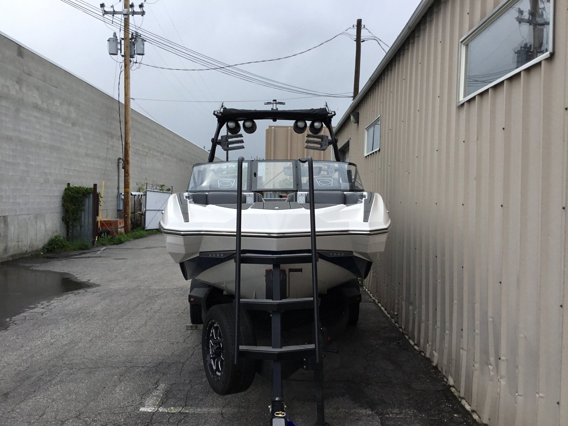 Supra SE 550 with FX1 tower Double Up Storage Cover - BoardCo