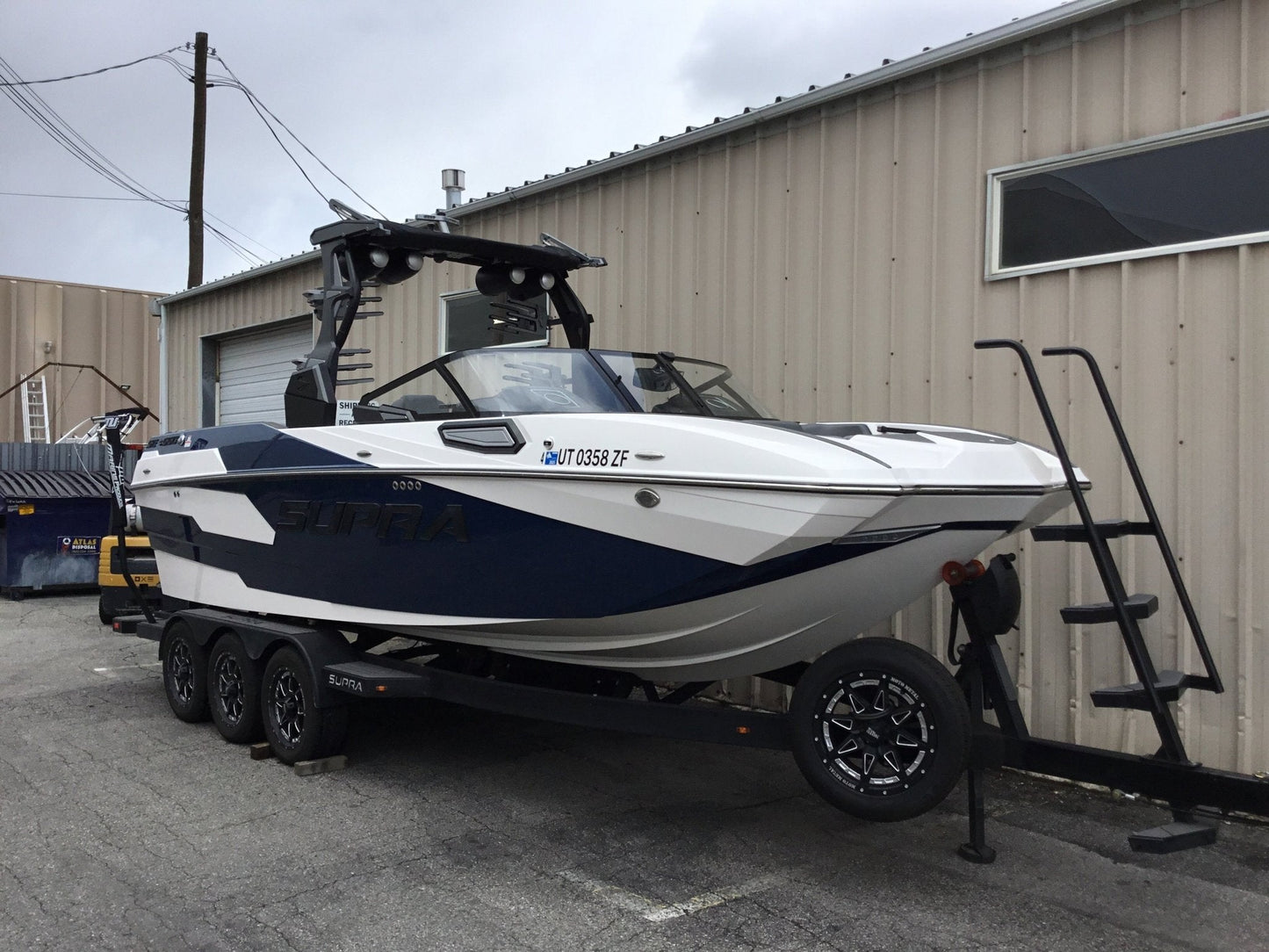 Supra SE 550 with FX1 tower Double Up Storage Cover - BoardCo