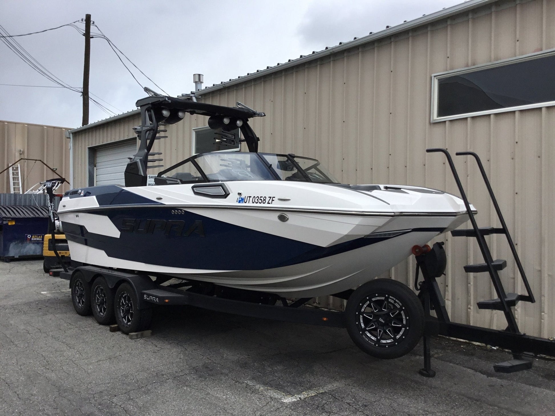 Supra SE 550 with FX1 tower Double Up Storage Cover - BoardCo