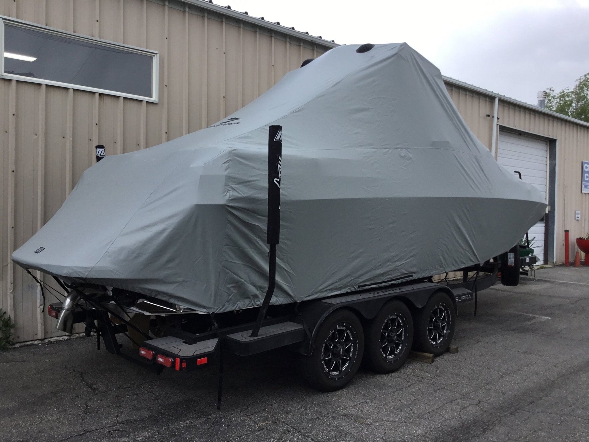 Supra SE 550 with FX1 tower Double Up Storage Cover - BoardCo