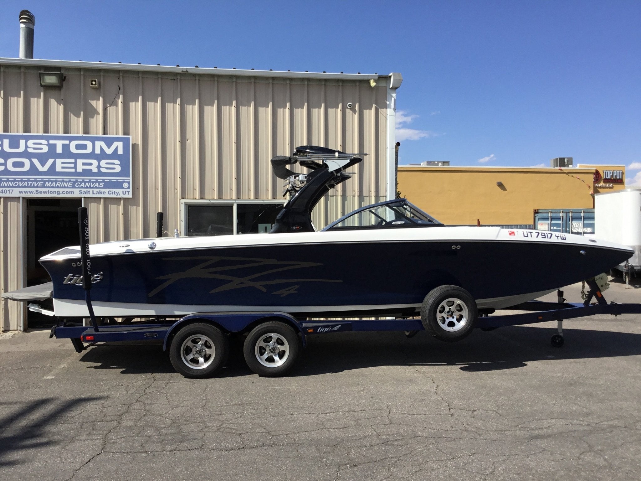 Tige with Alpha Z Tower Folding Canopy Top – BoardCo