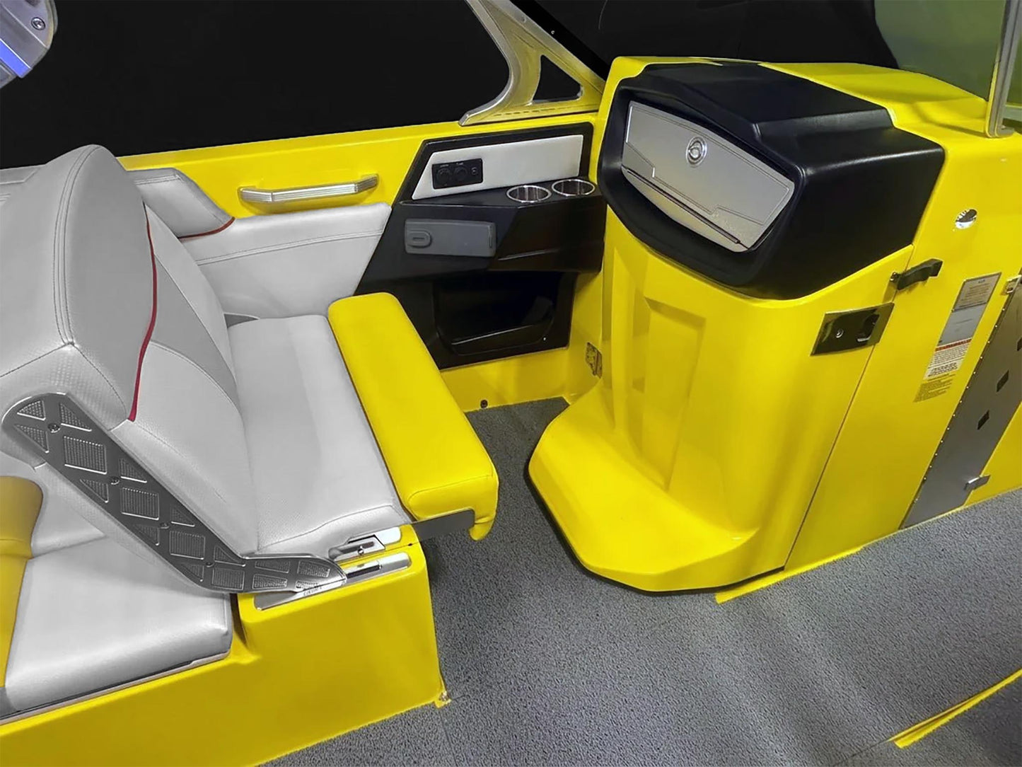 2016 MasterCraft X26 - Blue / Red / Yellow