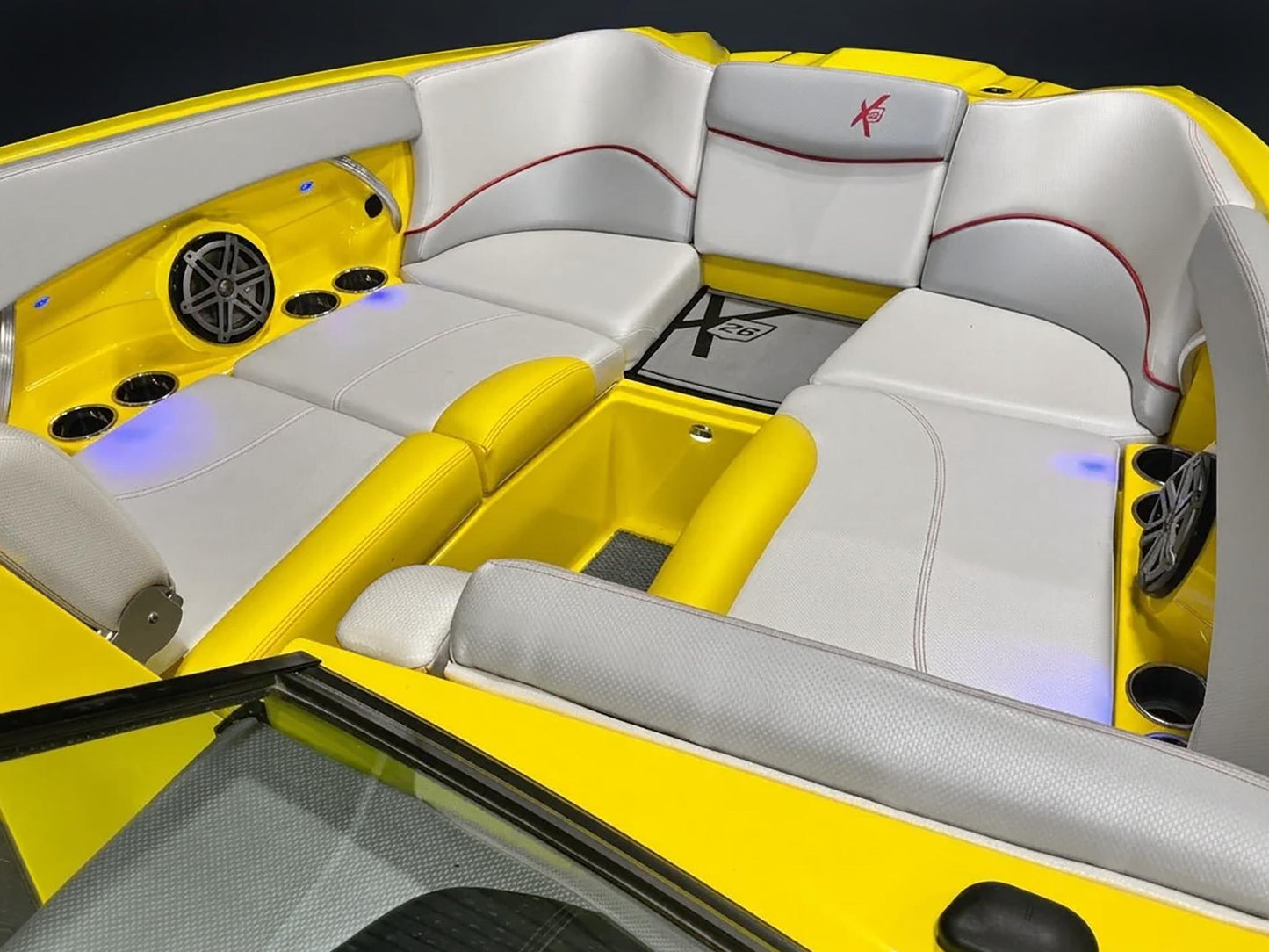 2016 MasterCraft X26 - Blue / Red / Yellow