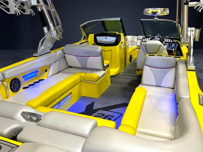 2016 MasterCraft X26 - Blue / Red / Yellow