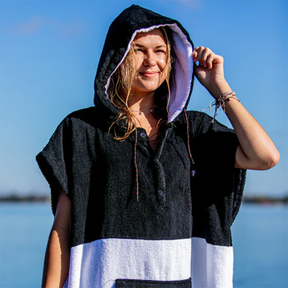 Phase 5 Hooded Towel in Black/White