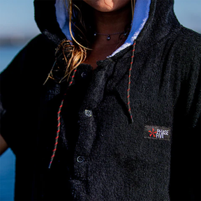 Phase 5 Hooded Towel in Black/White