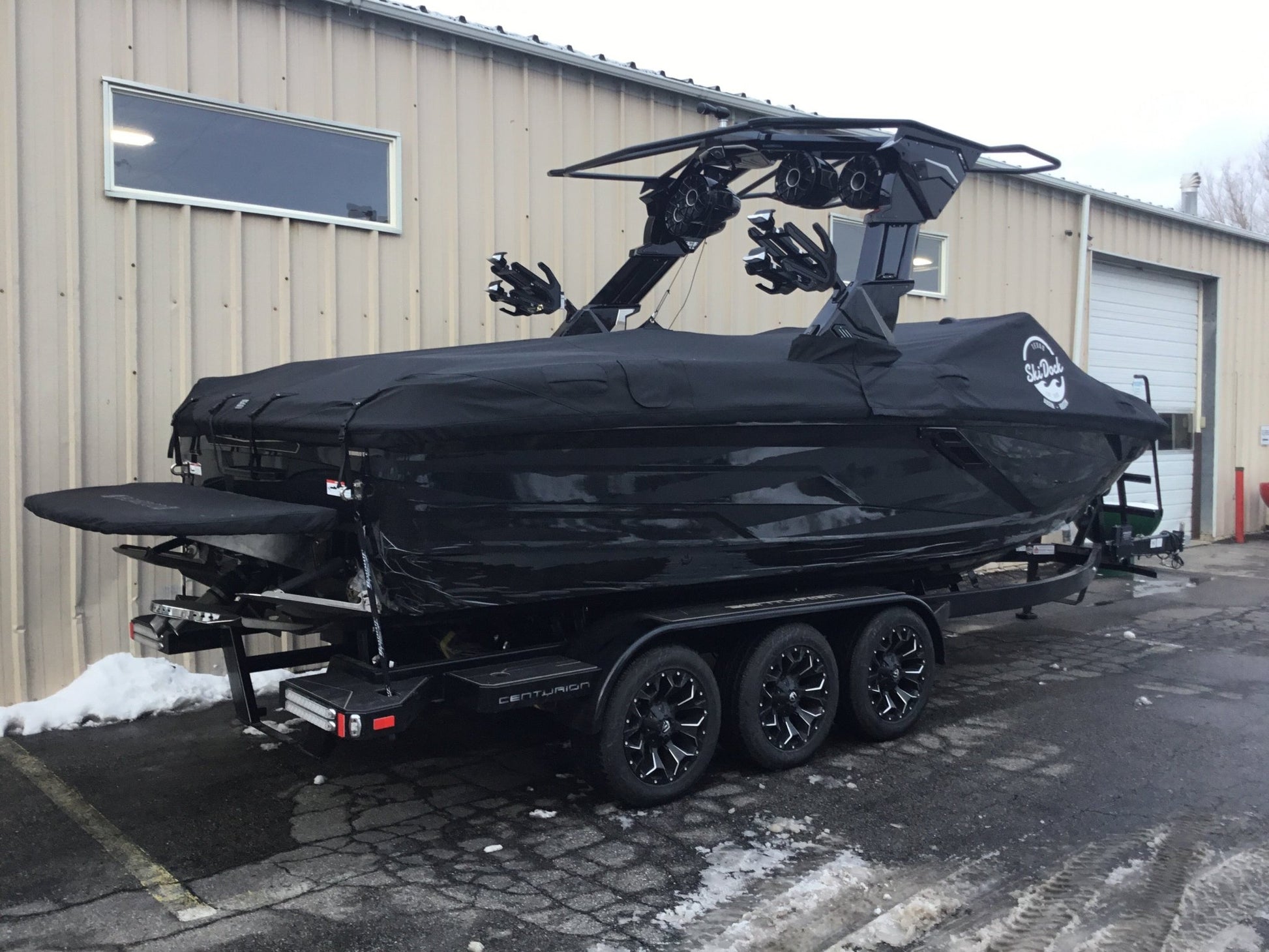 Centruion Ri245 with Preditior Power Tower and vented Windshield Cinch Cover - BoardCo