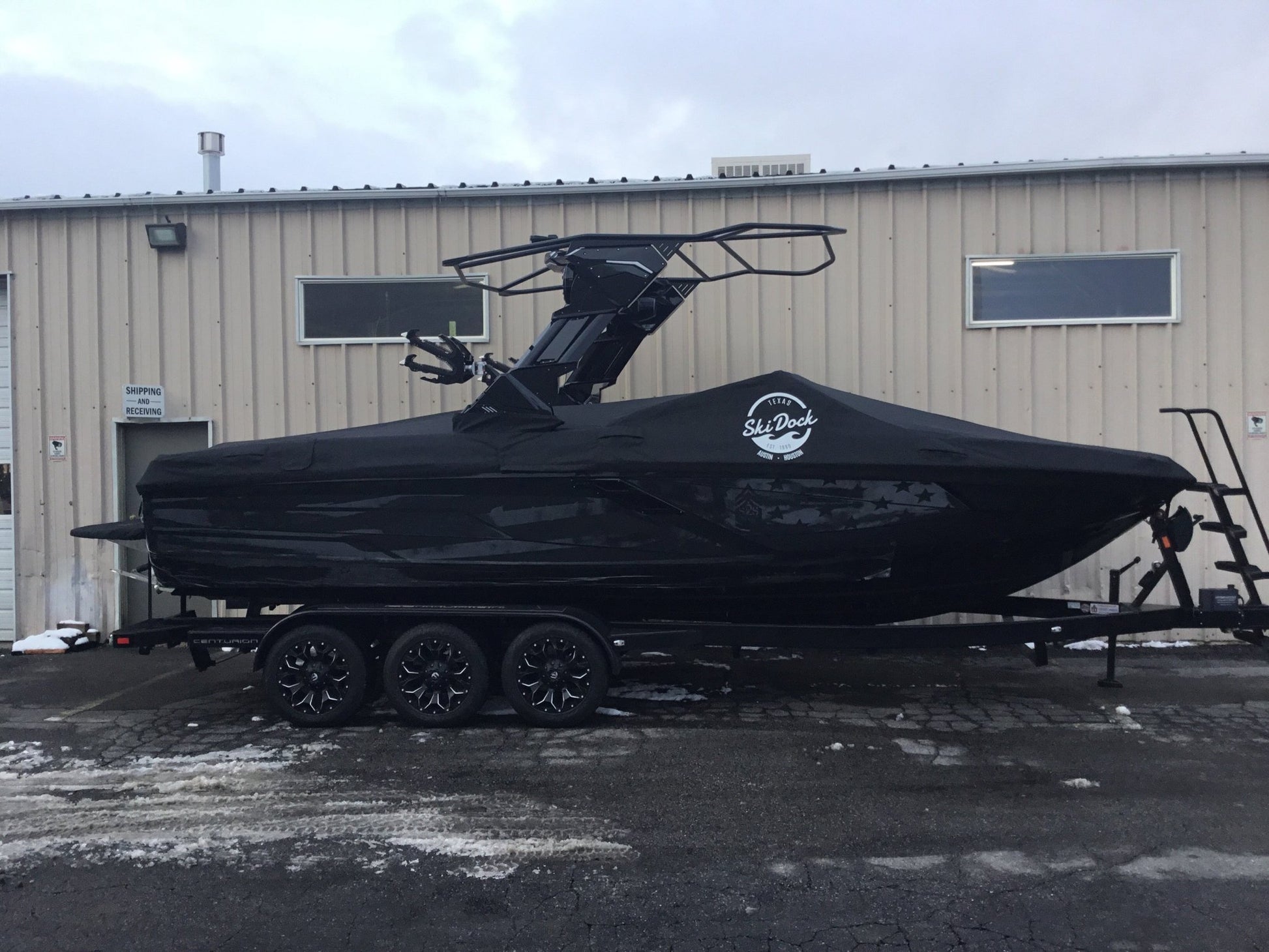 Centruion Ri245 with Preditior Power Tower and vented Windshield Cinch Cover - BoardCo