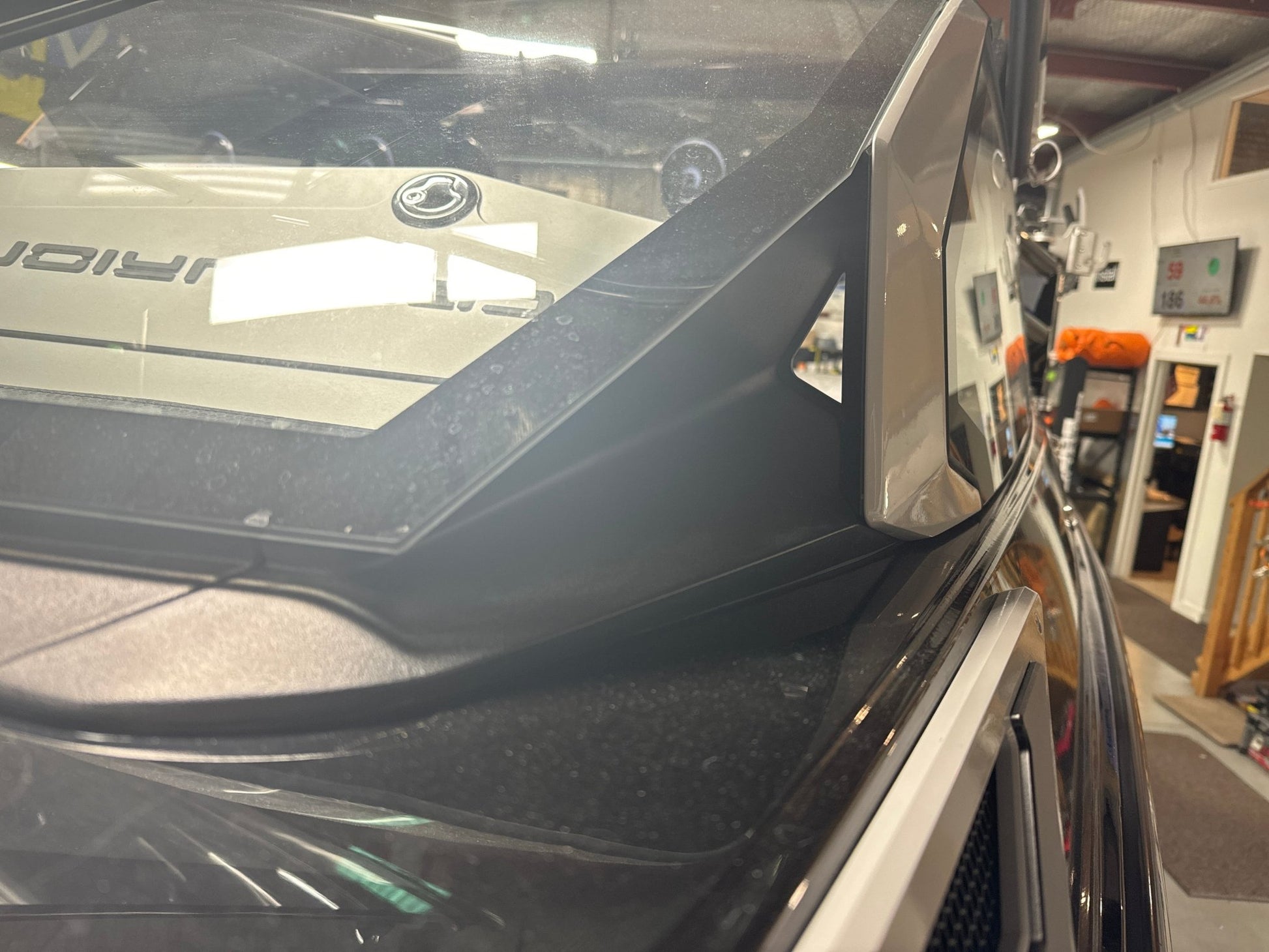 Centurion Ri245 with DropZone Tower and Vented windshield Cinch Cover - BoardCo