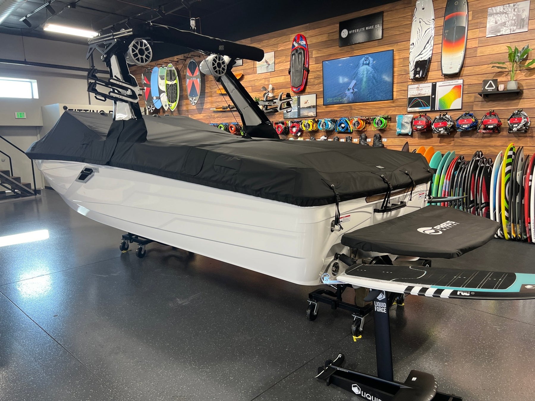Centurion Ri245 with DropZone Tower and Vented windshield Cinch Cover - BoardCo