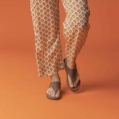 Chaco Women's Wayfarer Post Sandal in Toffee - BoardCo